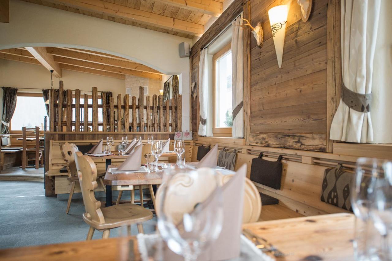 Rifugio La Para San Vigilio Di Marebbe Eksteriør billede