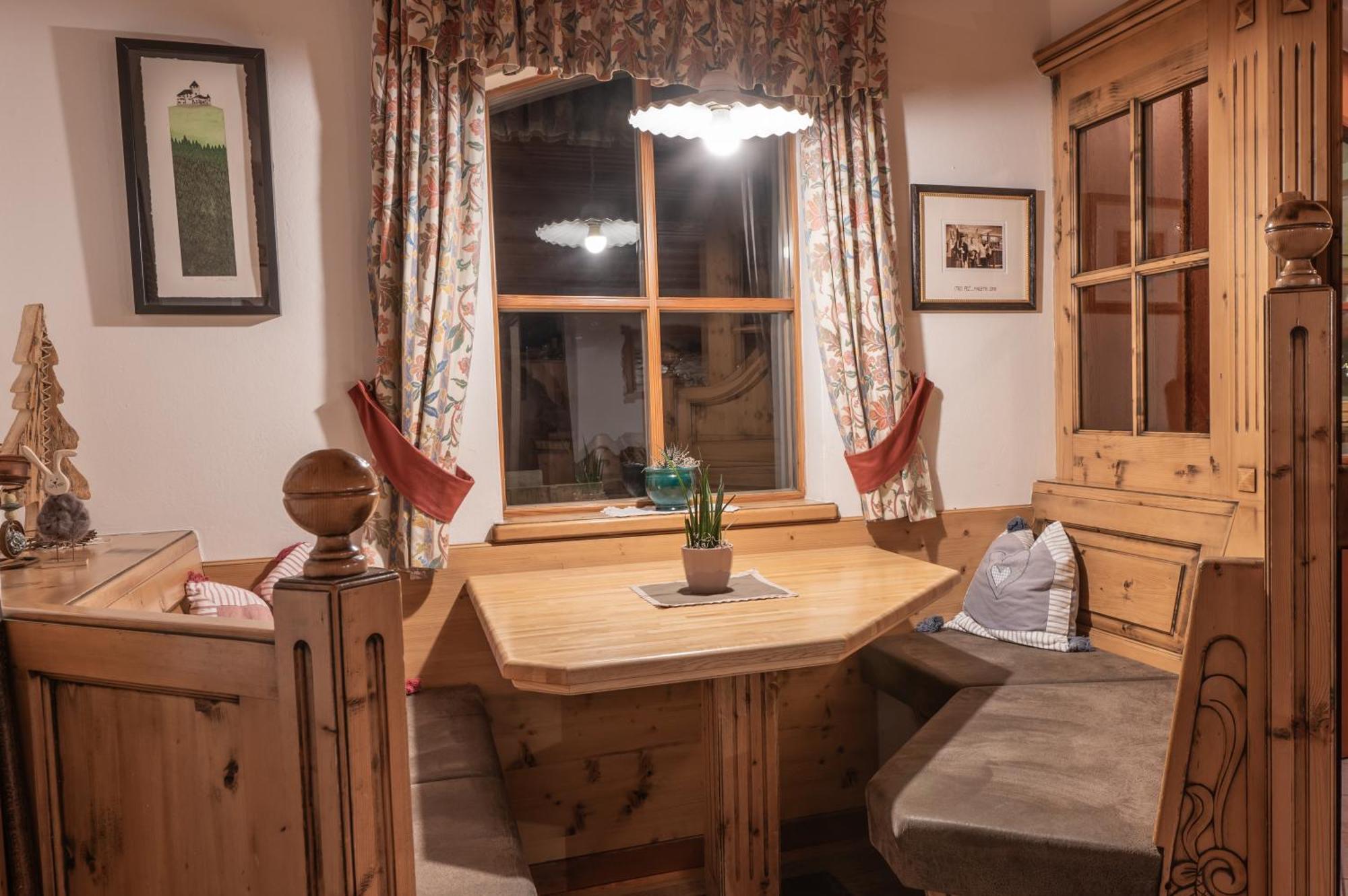 Rifugio La Para San Vigilio Di Marebbe Eksteriør billede