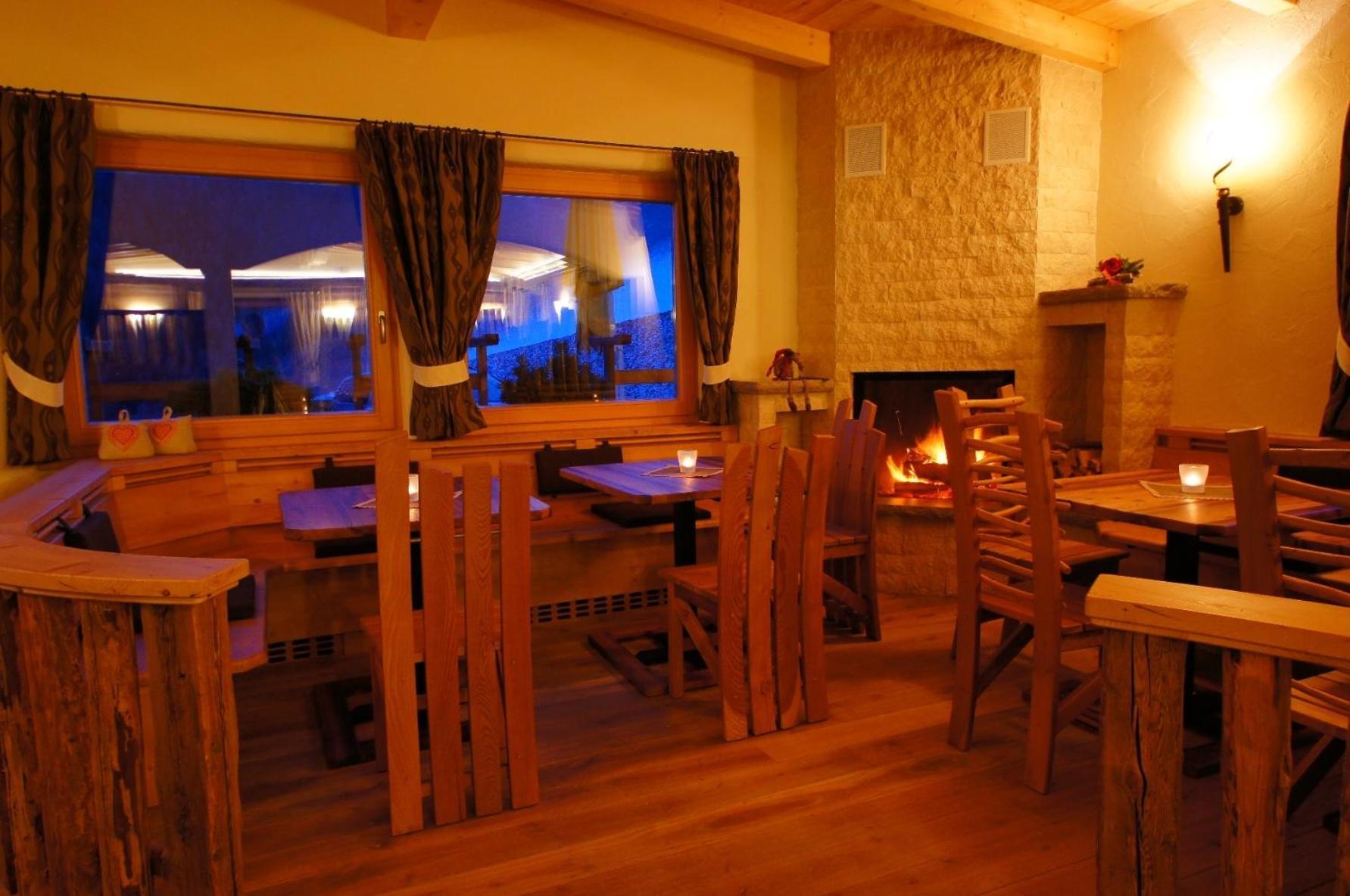 Rifugio La Para San Vigilio Di Marebbe Eksteriør billede