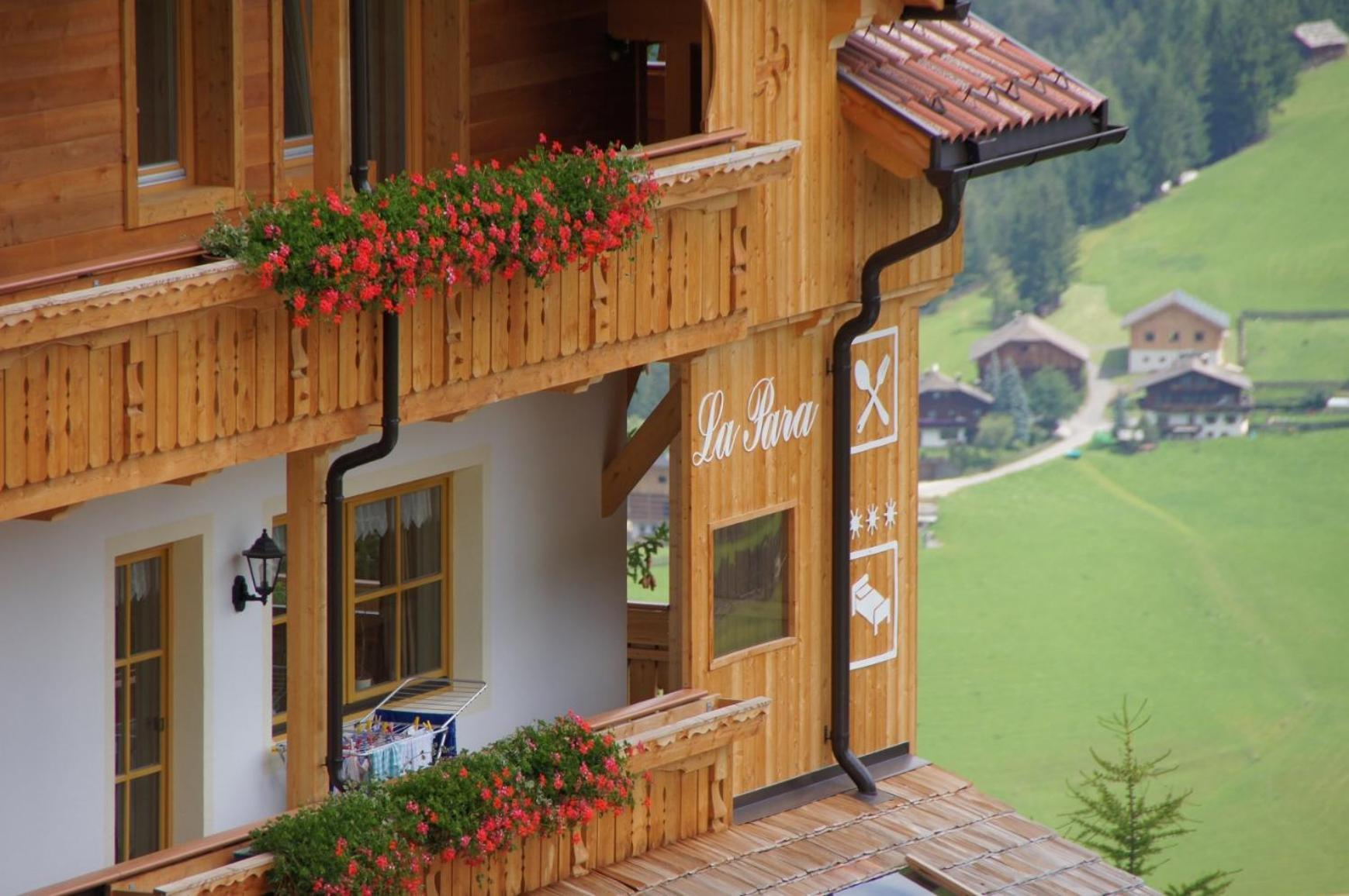 Rifugio La Para San Vigilio Di Marebbe Eksteriør billede